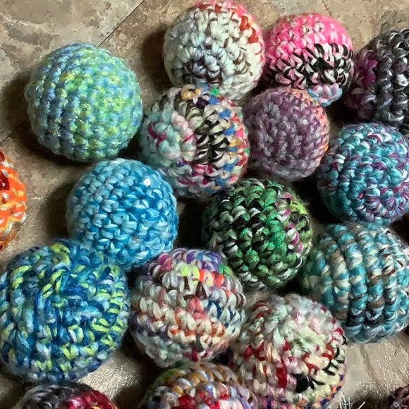 🎉HP🎉 (3) Crocheted scrap balls - Picture 2 of 8